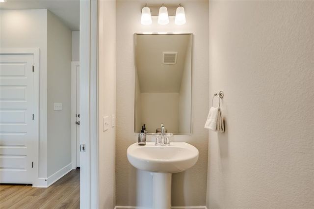 519 Emory Crossing BLVD, Hutto, TX 78634