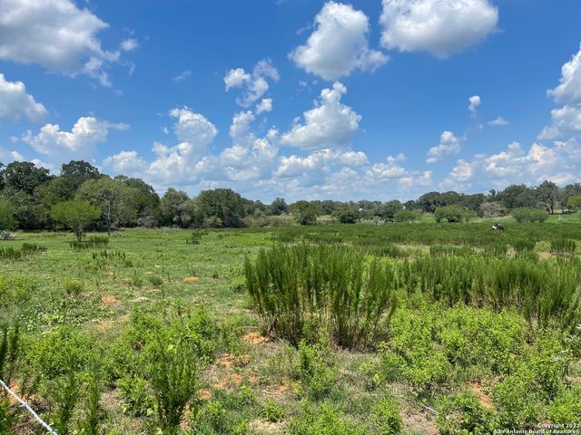 3505 COUNTY ROAD 476, Nixon, TX 78140