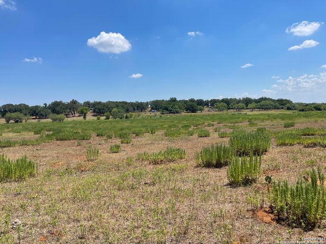 3505 COUNTY ROAD 476, Nixon, TX 78140