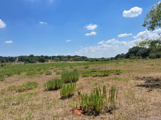 3505 COUNTY ROAD 476, Nixon, TX 78140