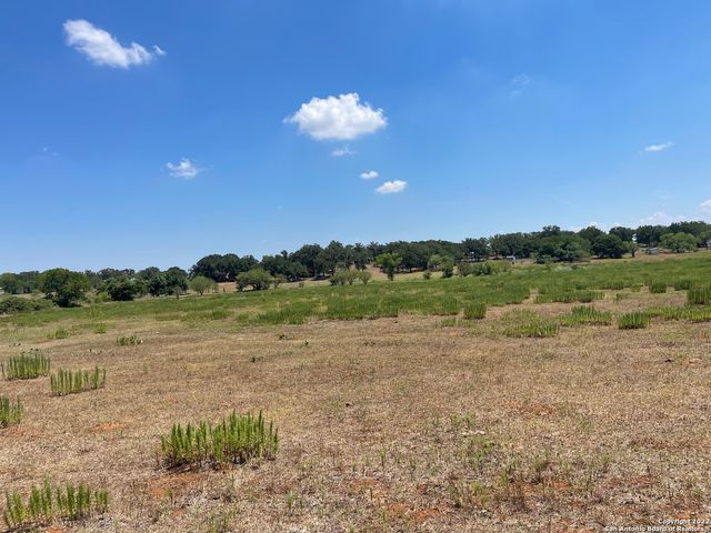 3505 COUNTY ROAD 476, Nixon, TX 78140
