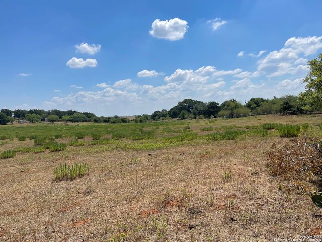 3505 COUNTY ROAD 476, Nixon, TX 78140