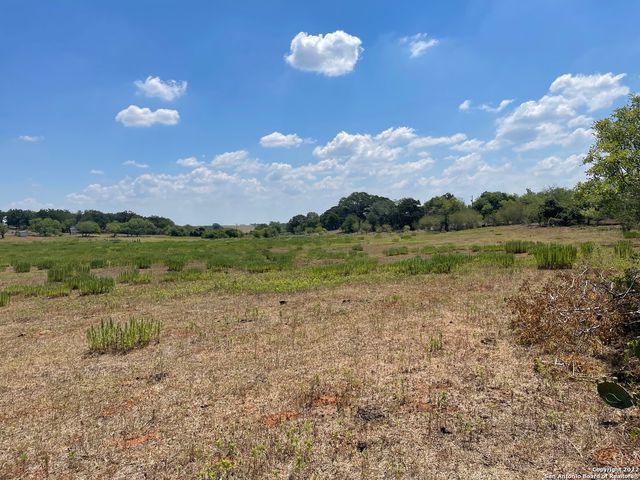 3505 COUNTY ROAD 476, Nixon, TX 78140