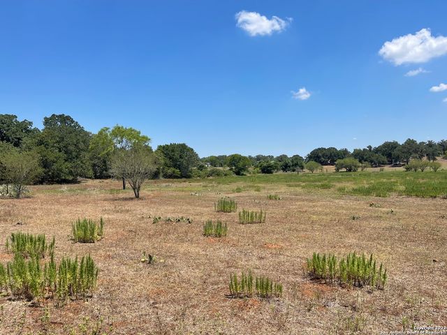 3505 COUNTY ROAD 476, Nixon, TX 78140