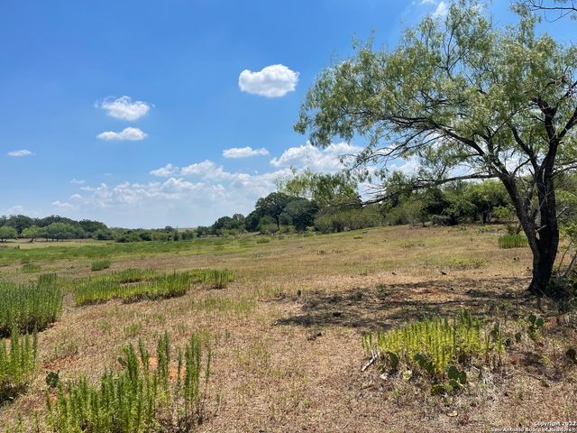 3505 COUNTY ROAD 476, Nixon, TX 78140