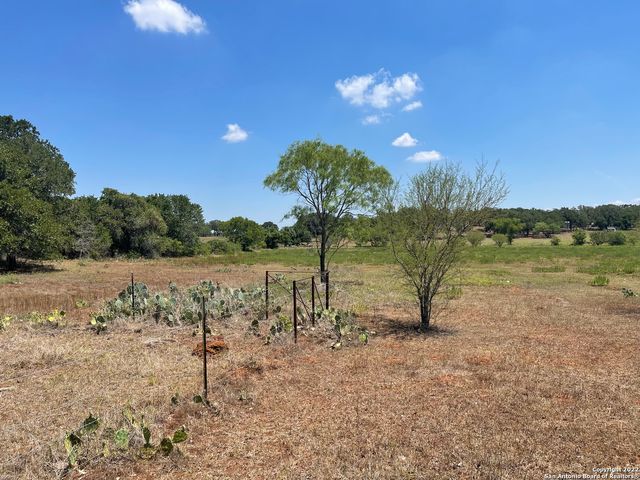 3505 COUNTY ROAD 476, Nixon, TX 78140