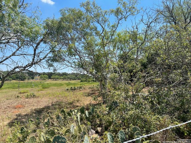 3505 COUNTY ROAD 476, Nixon, TX 78140