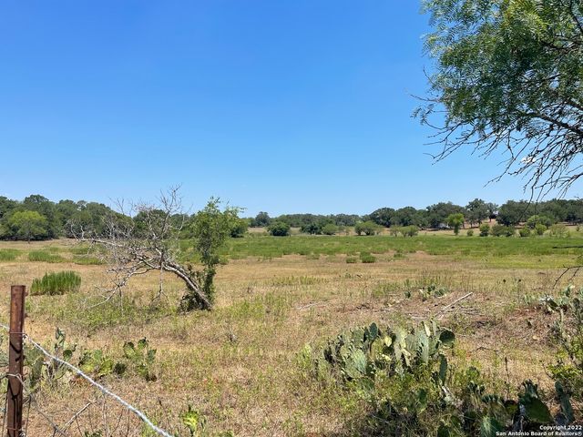 3505 COUNTY ROAD 476, Nixon, TX 78140