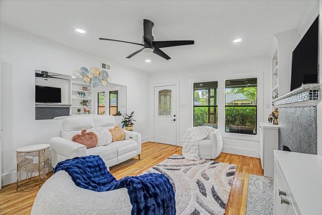 606 Vincent Street, Houston, TX 77009