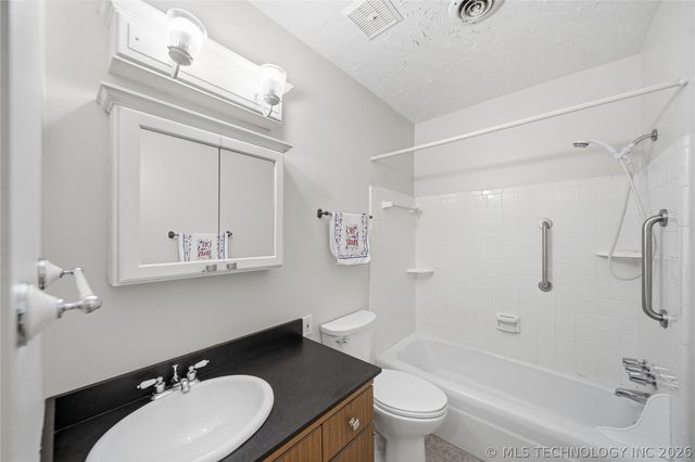 5615 S Newport Avenue 5615, Tulsa, OK 74105