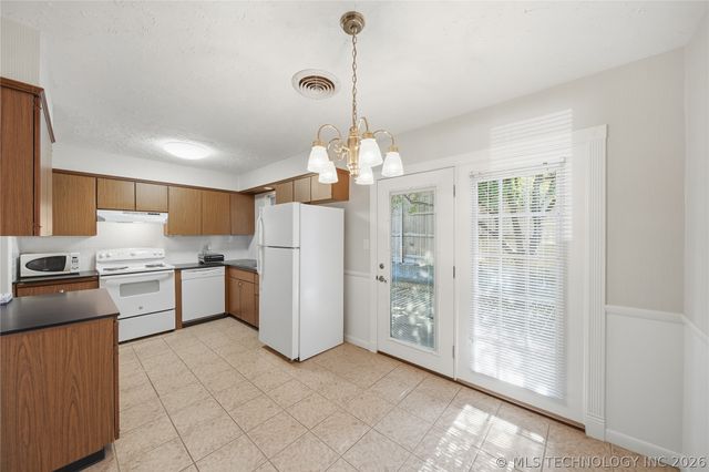 5615 S Newport Avenue 5615, Tulsa, OK 74105