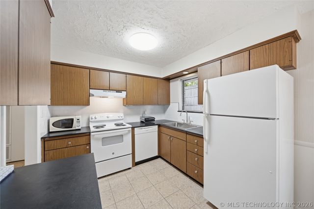 5615 S Newport Avenue 5615, Tulsa, OK 74105