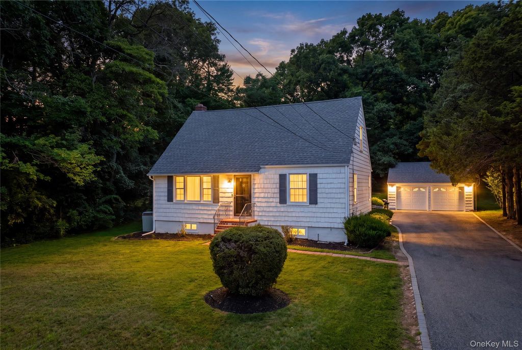99 Warner Road, Huntington, NY 11743 — exterior