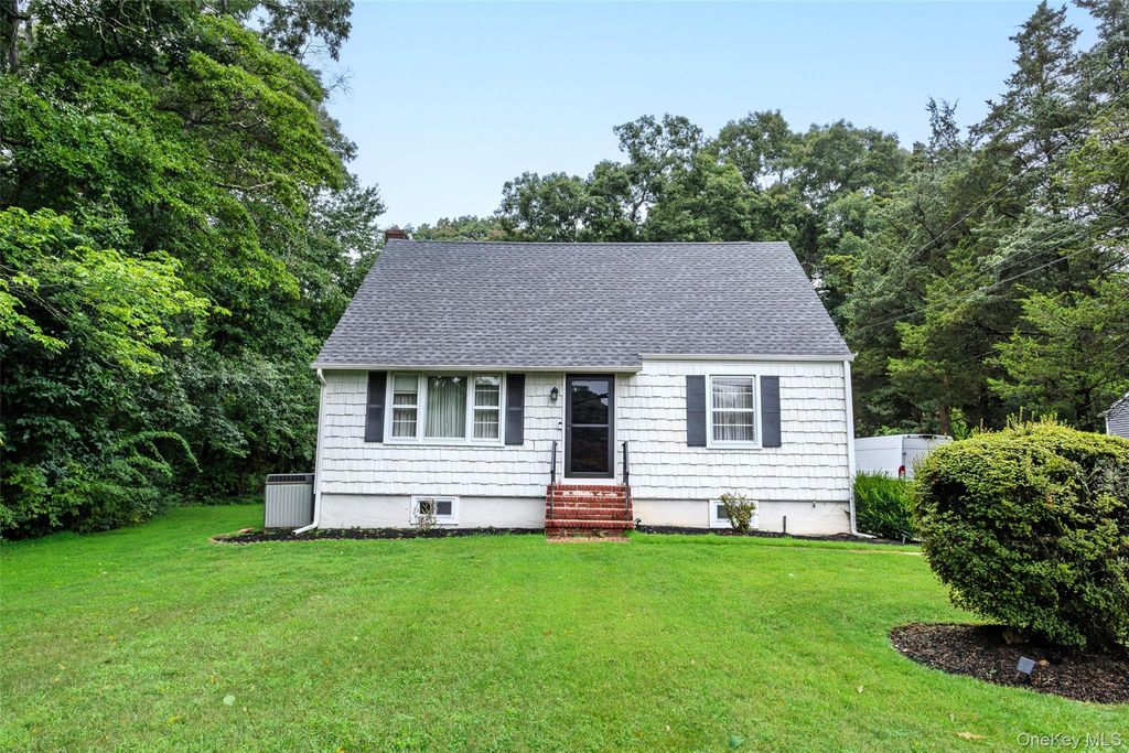 99 Warner Road, Huntington, NY 11743 — photo 3