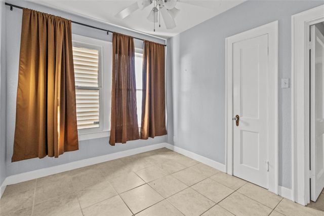 2519 46th Street, Galveston, TX 77551