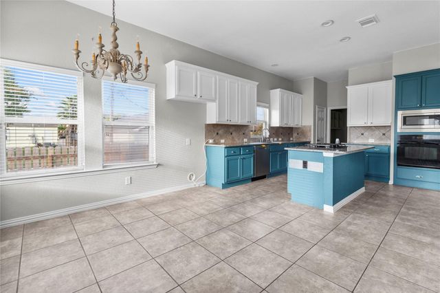 2519 46th Street, Galveston, TX 77551