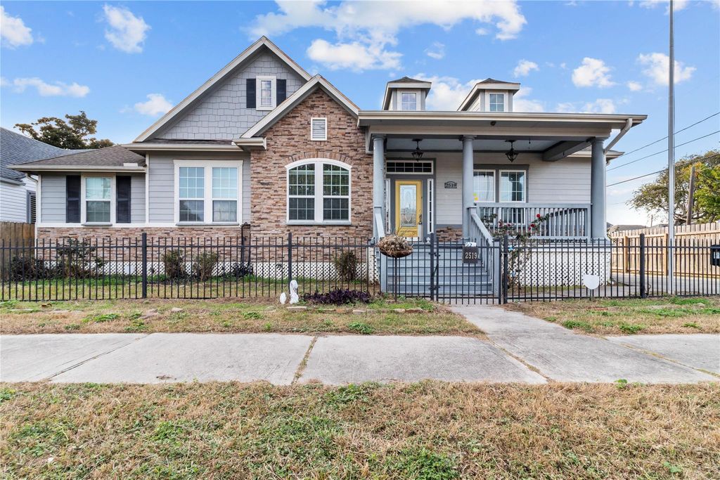 2519 46th Street, Galveston, TX 77551
