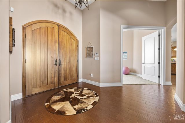 340 Amberhill Lane, Bakersfield, CA 93308