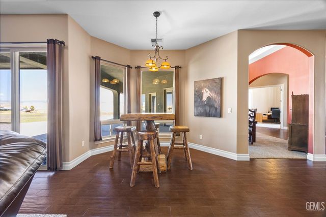 340 Amberhill Lane, Bakersfield, CA 93308