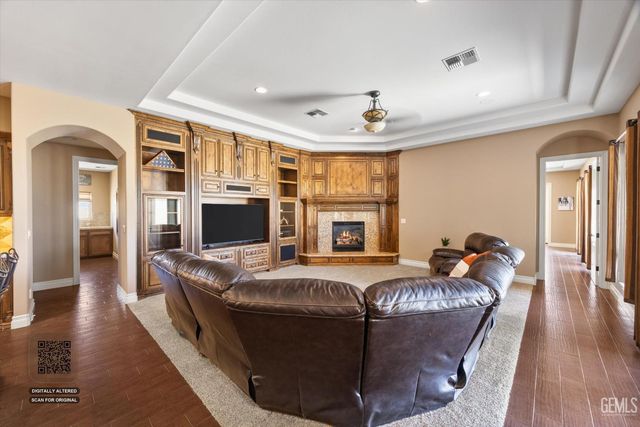 340 Amberhill Lane, Bakersfield, CA 93308