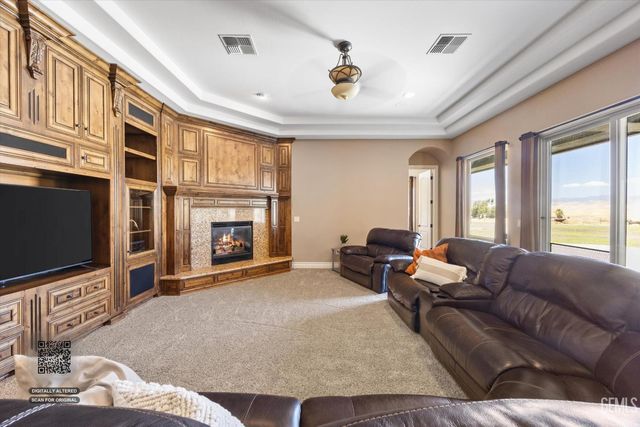 340 Amberhill Lane, Bakersfield, CA 93308