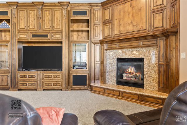 340 Amberhill Lane, Bakersfield, CA 93308