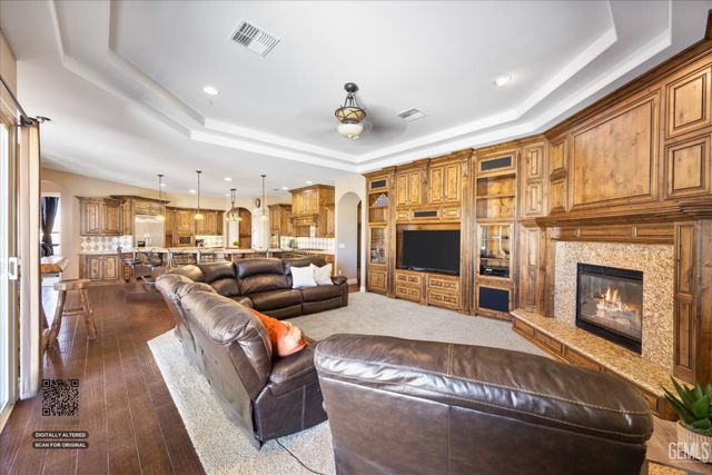 340 Amberhill Lane, Bakersfield, CA 93308
