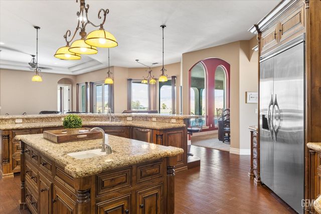 340 Amberhill Lane, Bakersfield, CA 93308