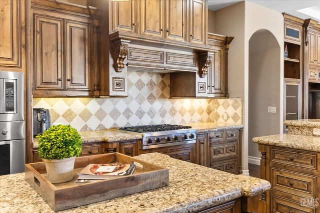 340 Amberhill Lane, Bakersfield, CA 93308