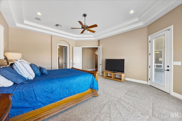 340 Amberhill Lane, Bakersfield, CA 93308
