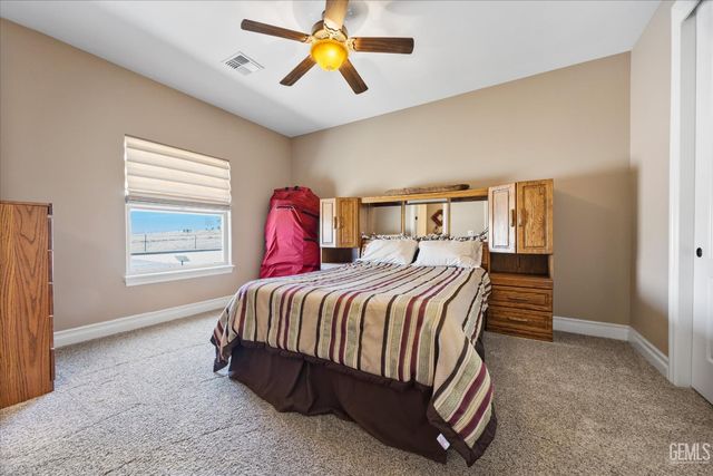 340 Amberhill Lane, Bakersfield, CA 93308
