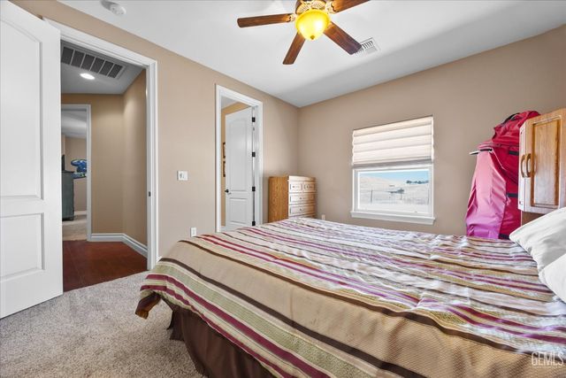 340 Amberhill Lane, Bakersfield, CA 93308
