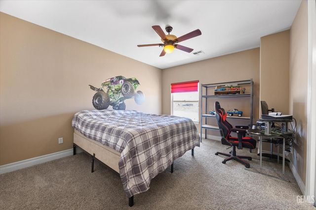 340 Amberhill Lane, Bakersfield, CA 93308