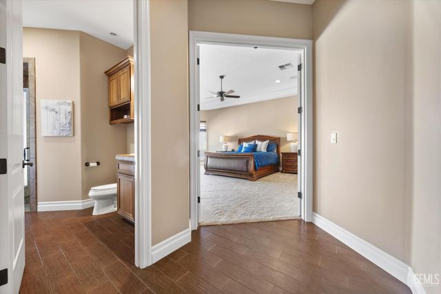 340 Amberhill Lane, Bakersfield, CA 93308