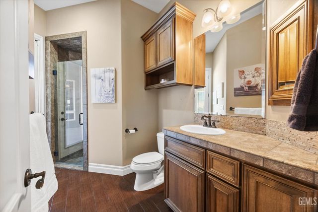 340 Amberhill Lane, Bakersfield, CA 93308