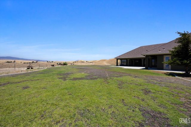 340 Amberhill Lane, Bakersfield, CA 93308