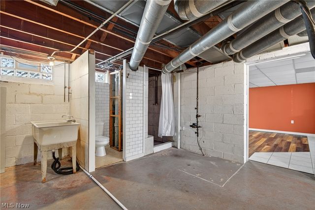 5814 Charles Avenue, Parma, OH 44129