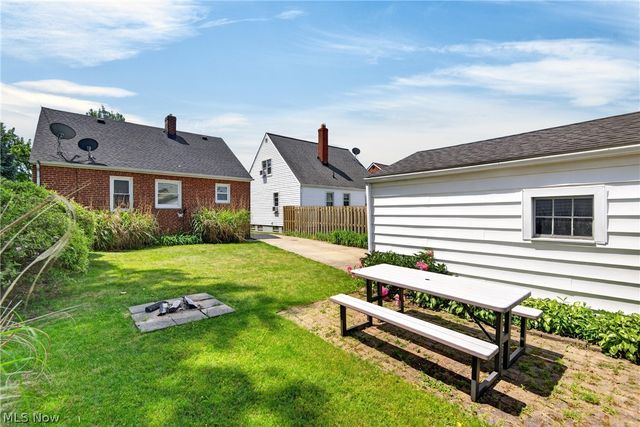 5814 Charles Avenue, Parma, OH 44129