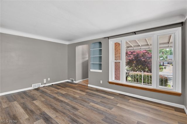 5814 Charles Avenue, Parma, OH 44129