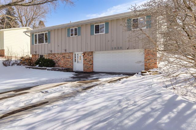 1335 15th Street W, Hastings, MN 55033