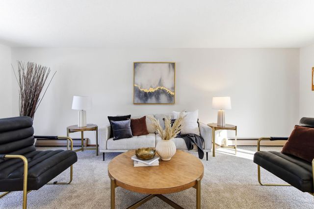 1335 15th Street W, Hastings, MN 55033