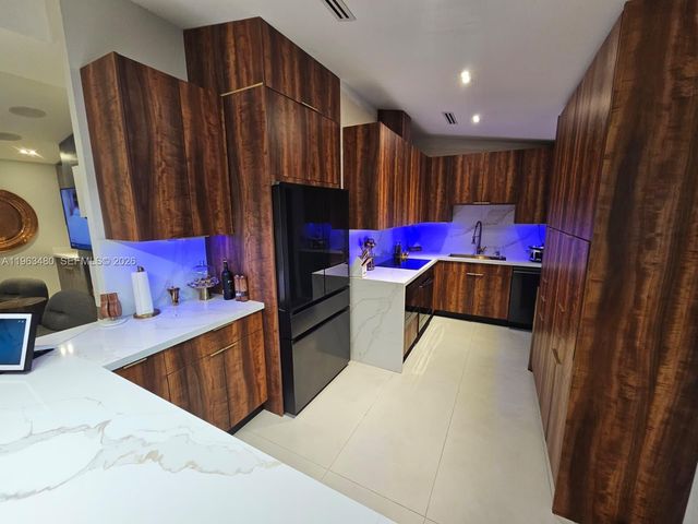 2543 Gulfstream Ln, Fort Lauderdale, FL 33312