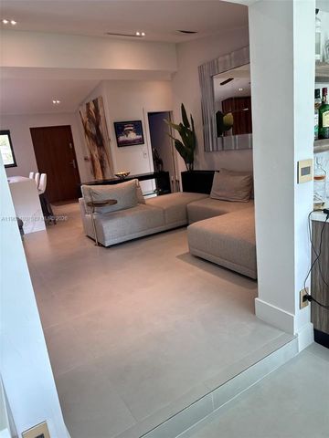 2543 Gulfstream Ln, Fort Lauderdale, FL 33312