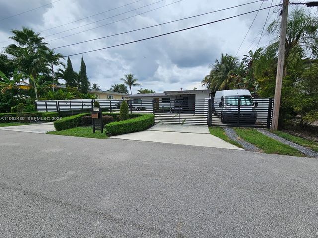 2543 Gulfstream Ln, Fort Lauderdale, FL 33312