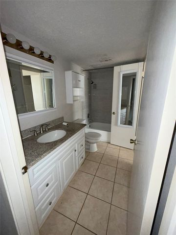 732 W Collins Street, Denton, TX 76201