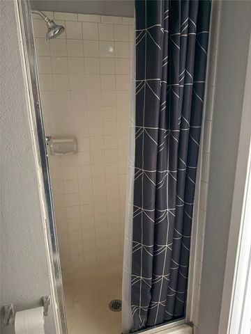 732 W Collins Street, Denton, TX 76201