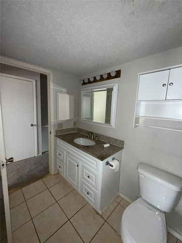 732 W Collins Street, Denton, TX 76201