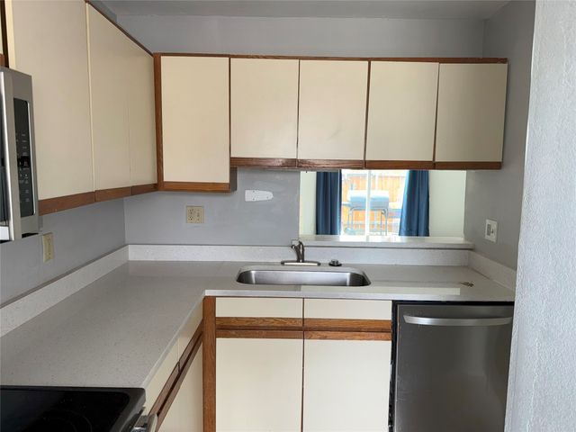 732 W Collins Street, Denton, TX 76201