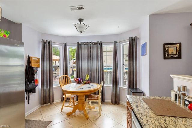 1 Travis CIR, Hampton, VA 23669