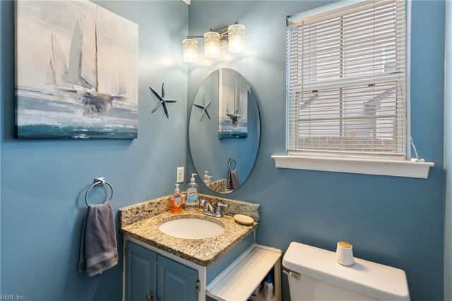 1 Travis CIR, Hampton, VA 23669